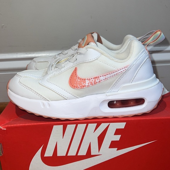 Nike Air Max Dawn - Picture 7 of 8